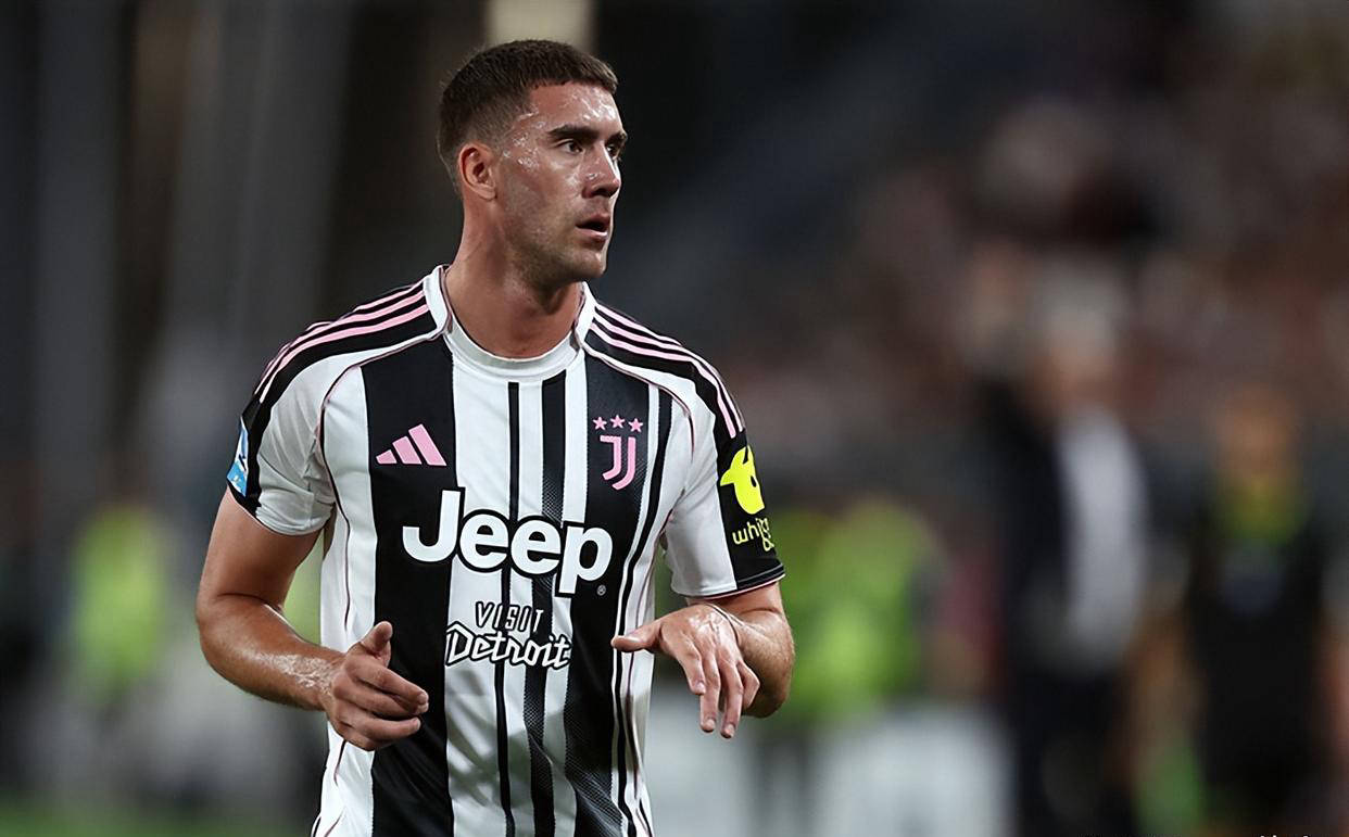 于他在尤文, 他被置于转 于他在尤文, 他被置于转