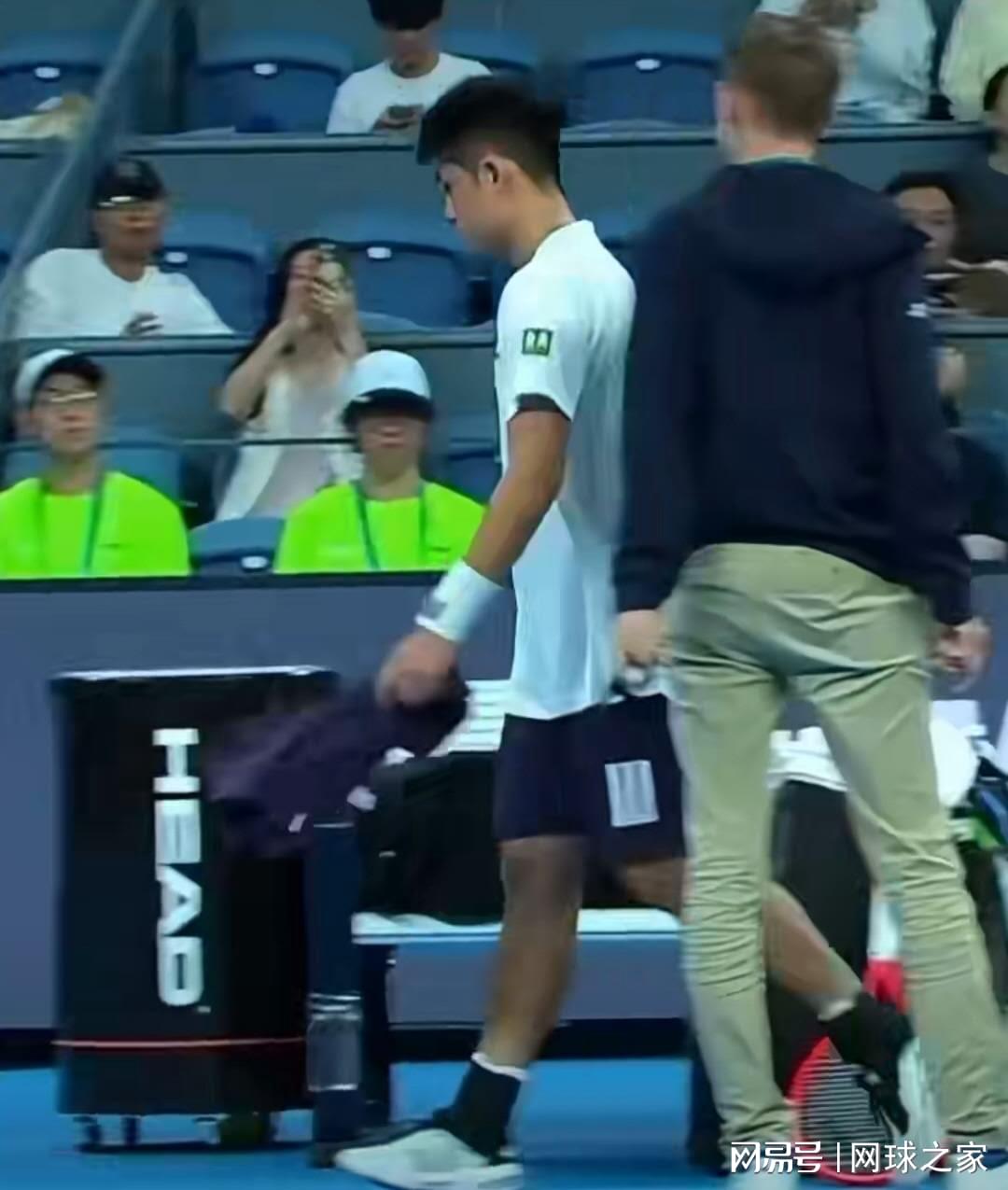 公众审视和, 和不解 公众审视和, 和不解